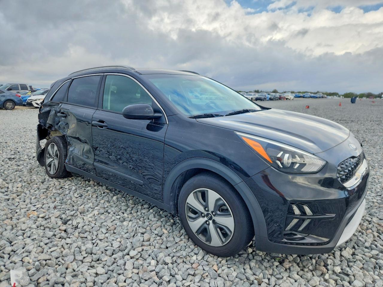 2020 KIA NIRO LX photo 4