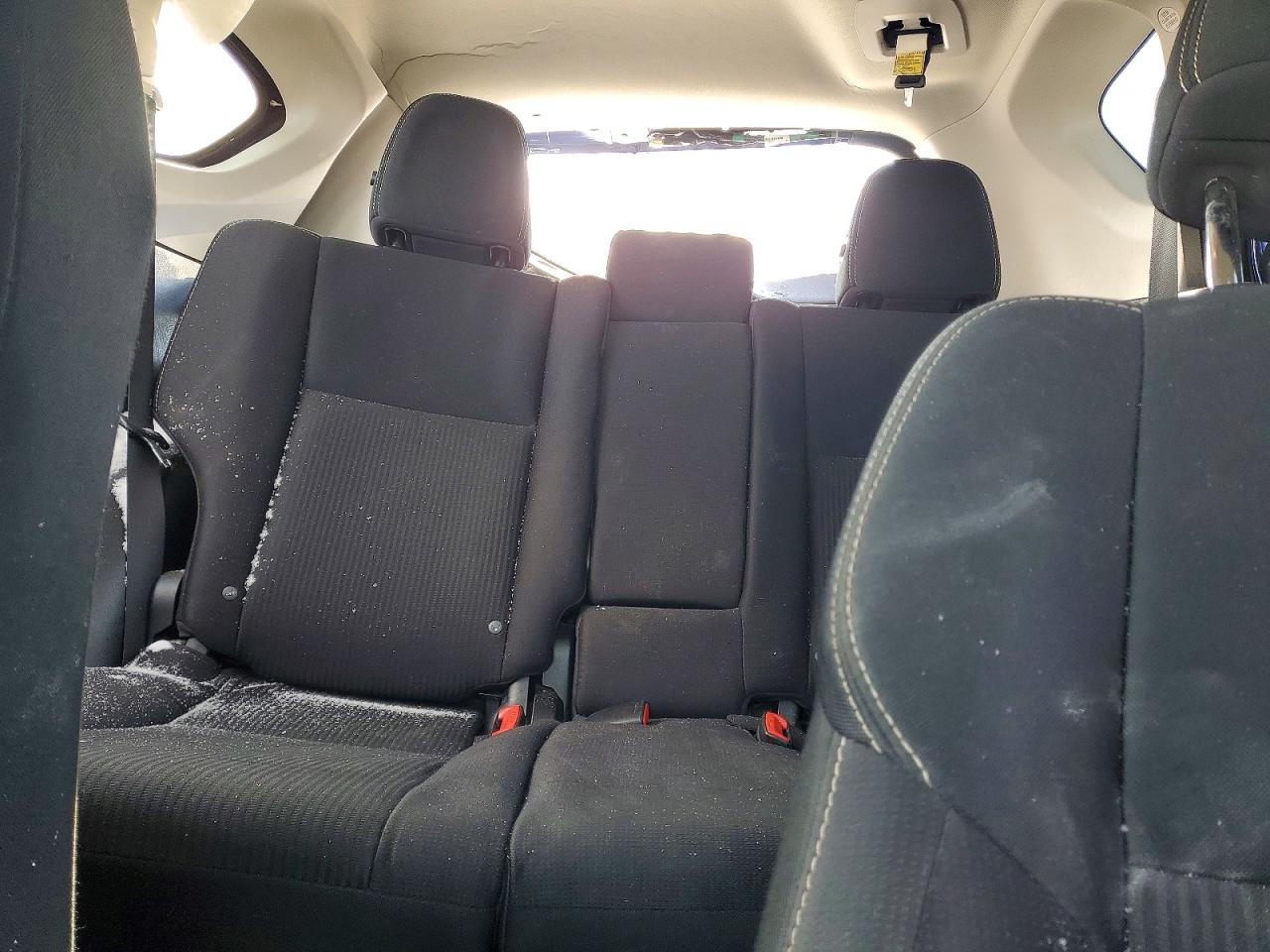 2015 TOYOTA RAV4 XLE photo 28