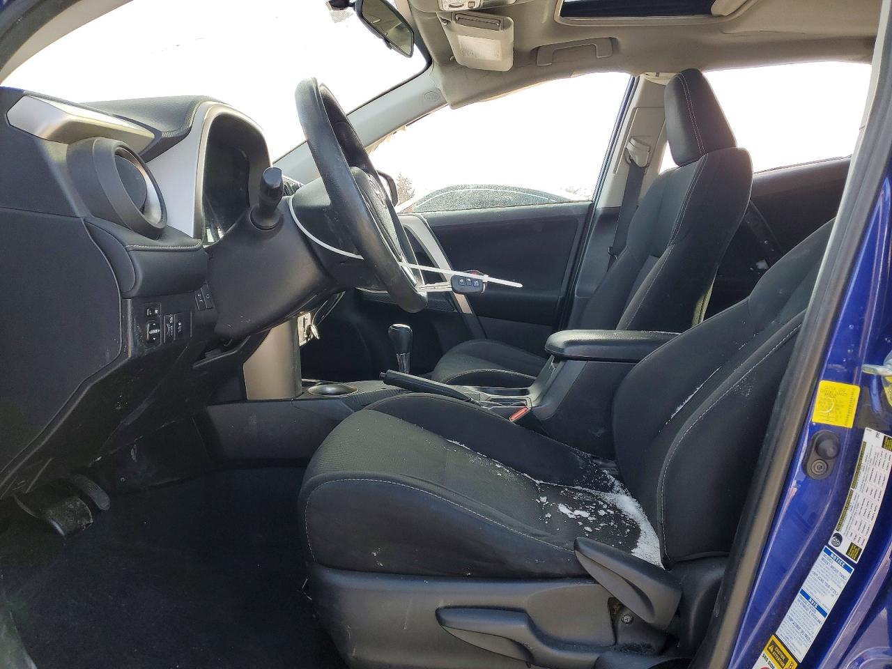2015 TOYOTA RAV4 XLE photo 19