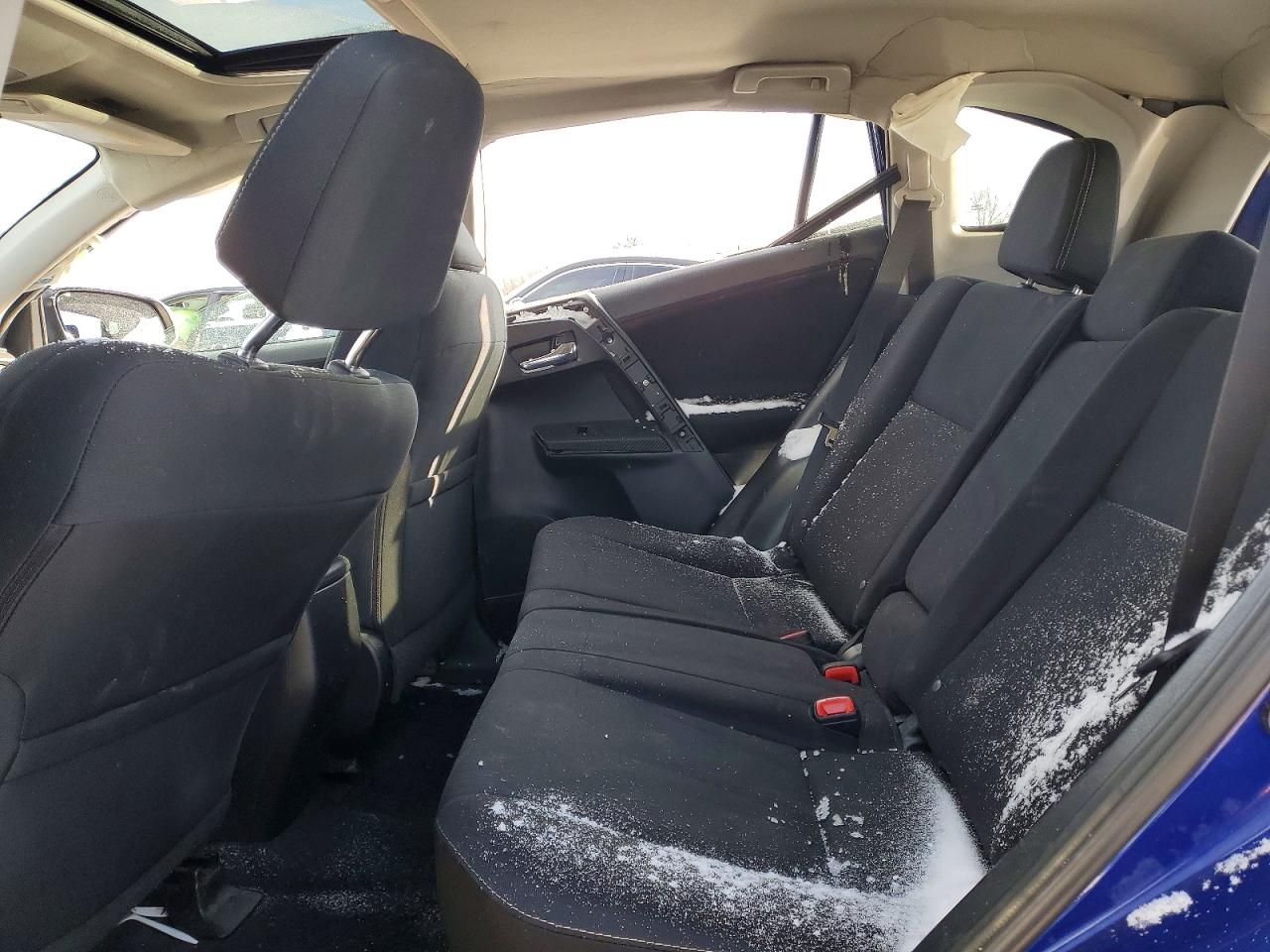 2015 TOYOTA RAV4 XLE photo 31