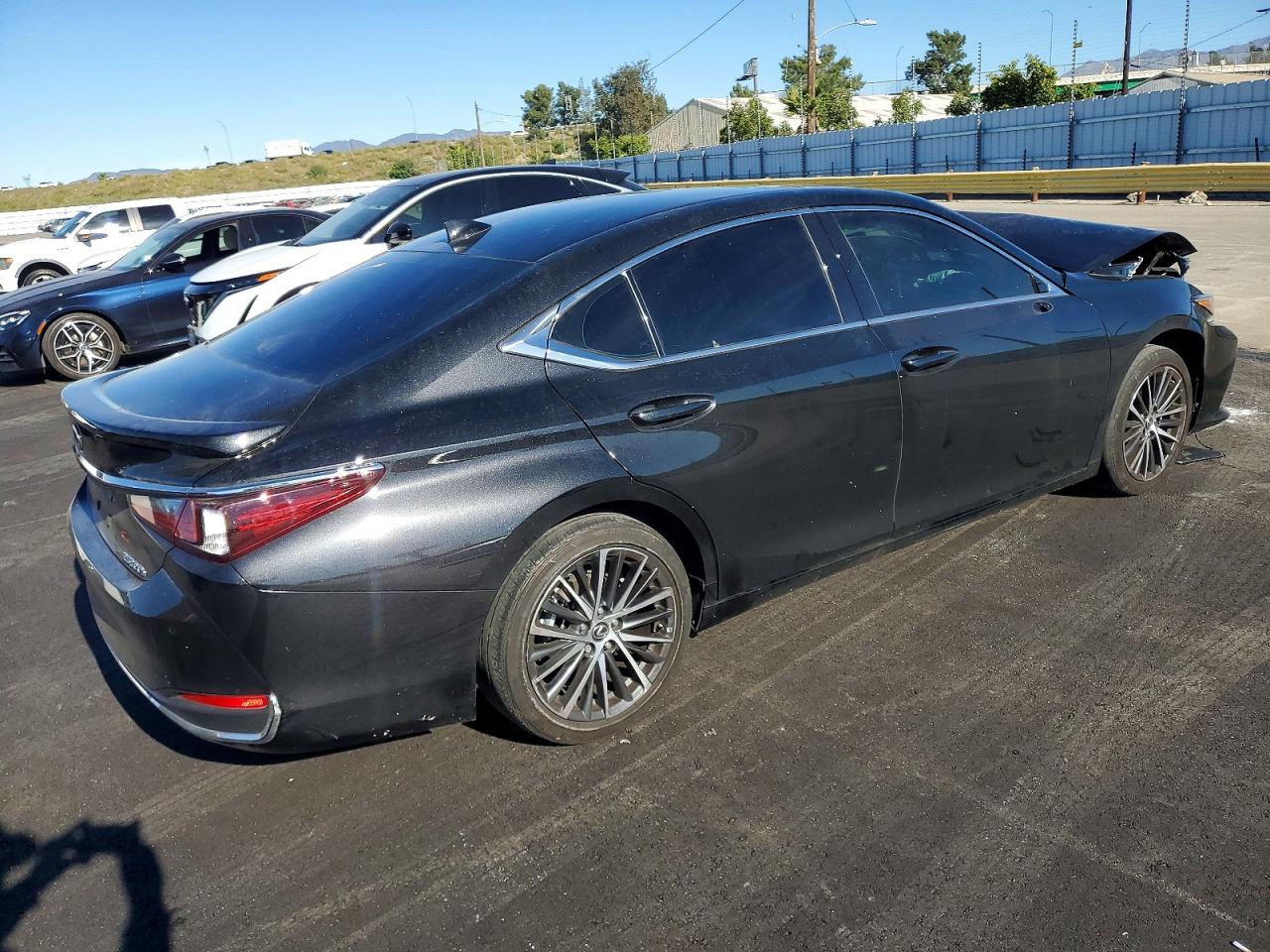 2025 LEXUS ES 300H BASE photo 5