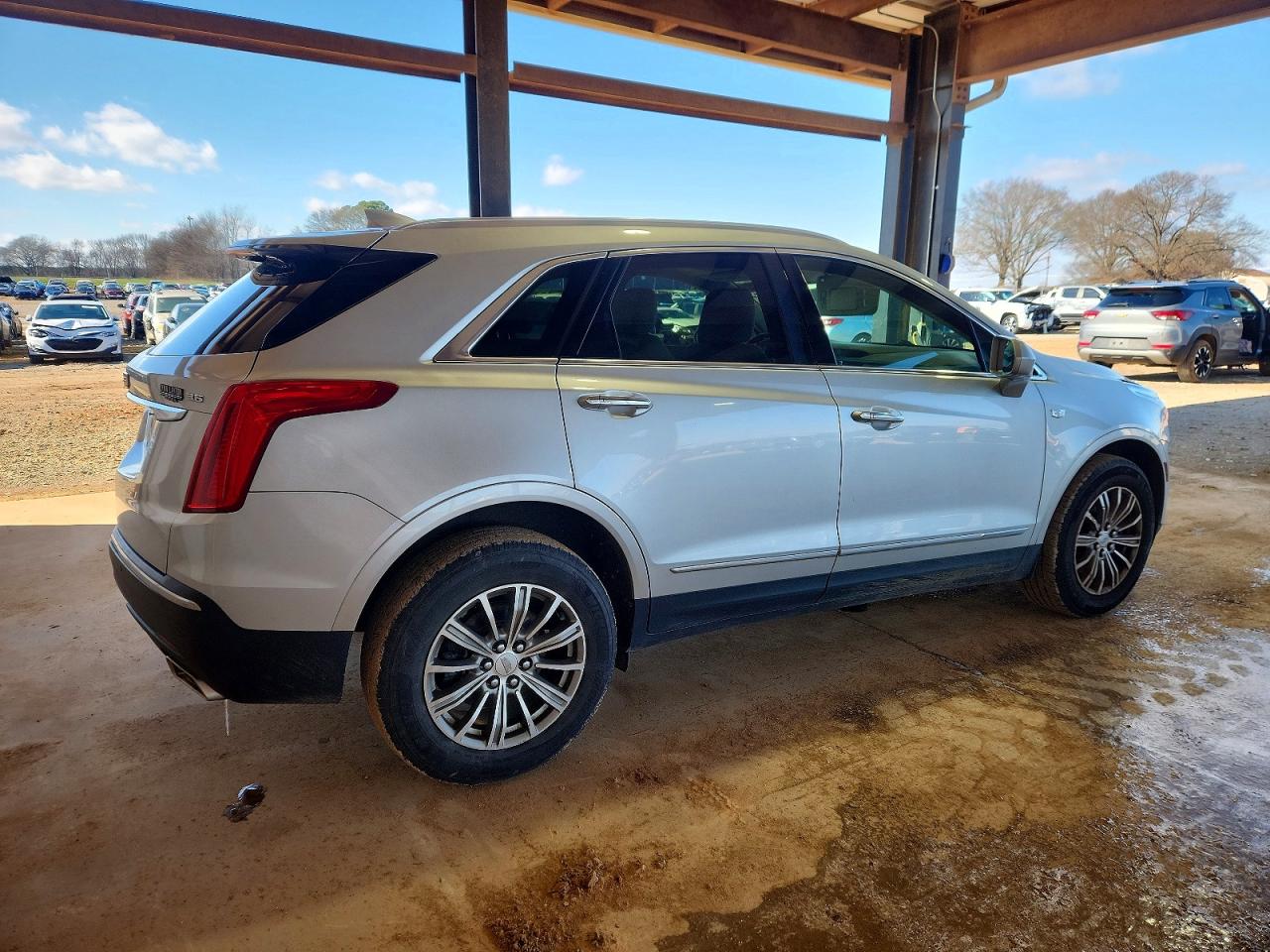 2017 CADILLAC XT5 LUXURY photo 3