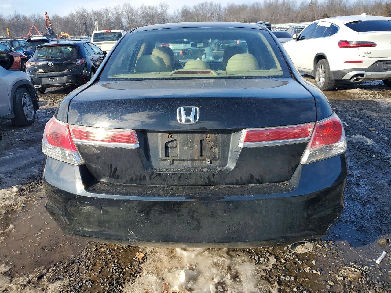2011 HONDA ACCORD LX photo 6