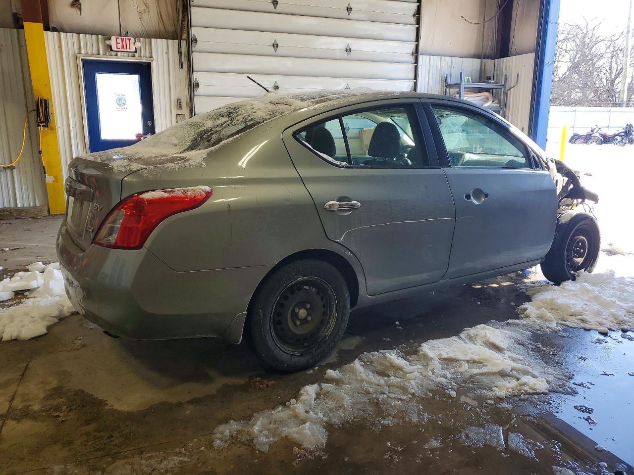 2012 NISSAN VERSA S photo 5