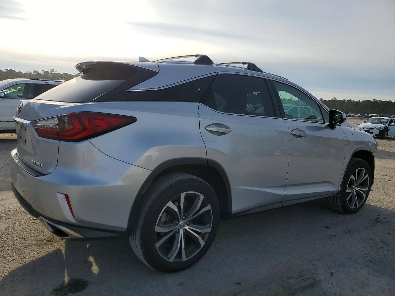 2016 LEXUS RX photo 3
