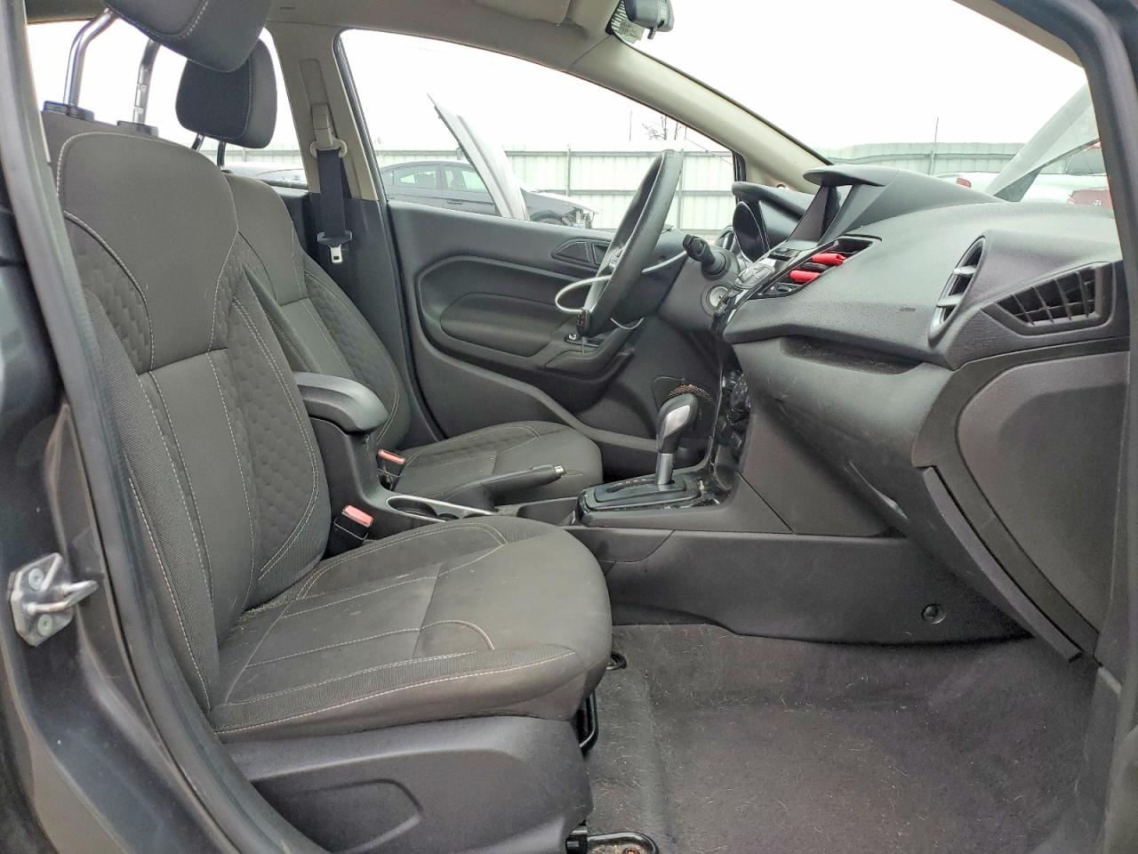2019 FORD FIESTA SE photo 13