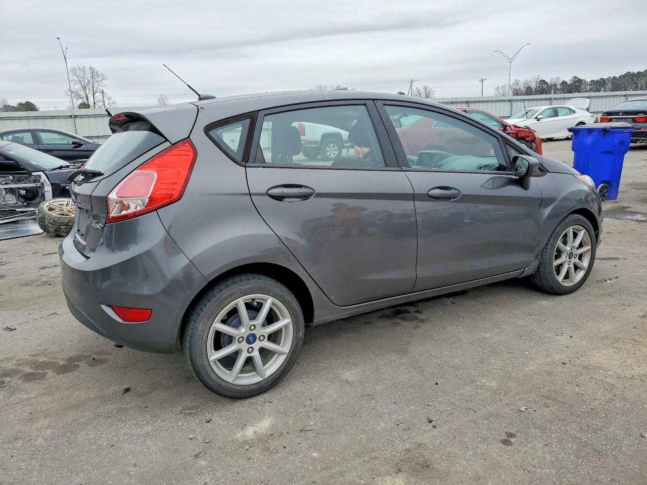 2019 FORD FIESTA SE photo 5