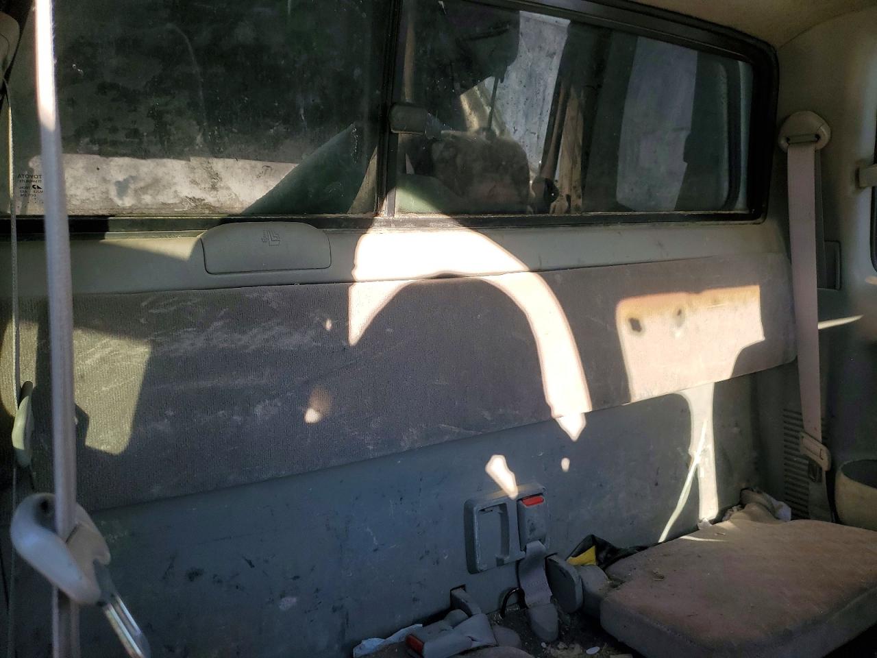 2002 TOYOTA TACOMA photo 19