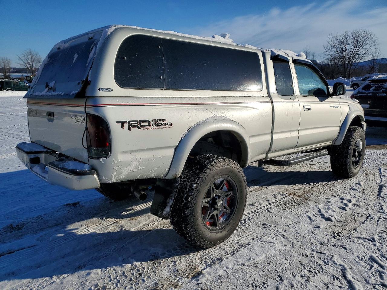 2002 TOYOTA TACOMA photo 5