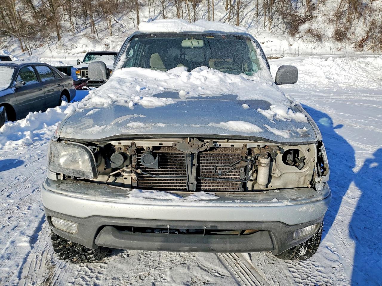 2002 TOYOTA TACOMA photo 9