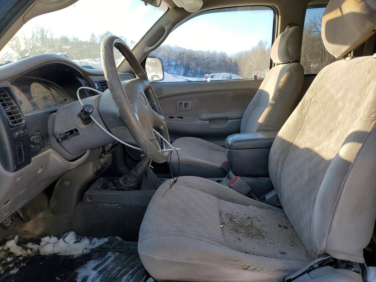 2002 TOYOTA TACOMA photo 13