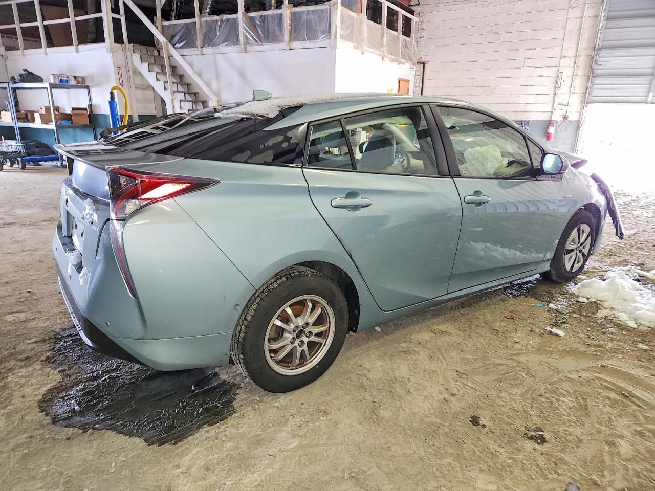 2018 TOYOTA PRIUS photo 3