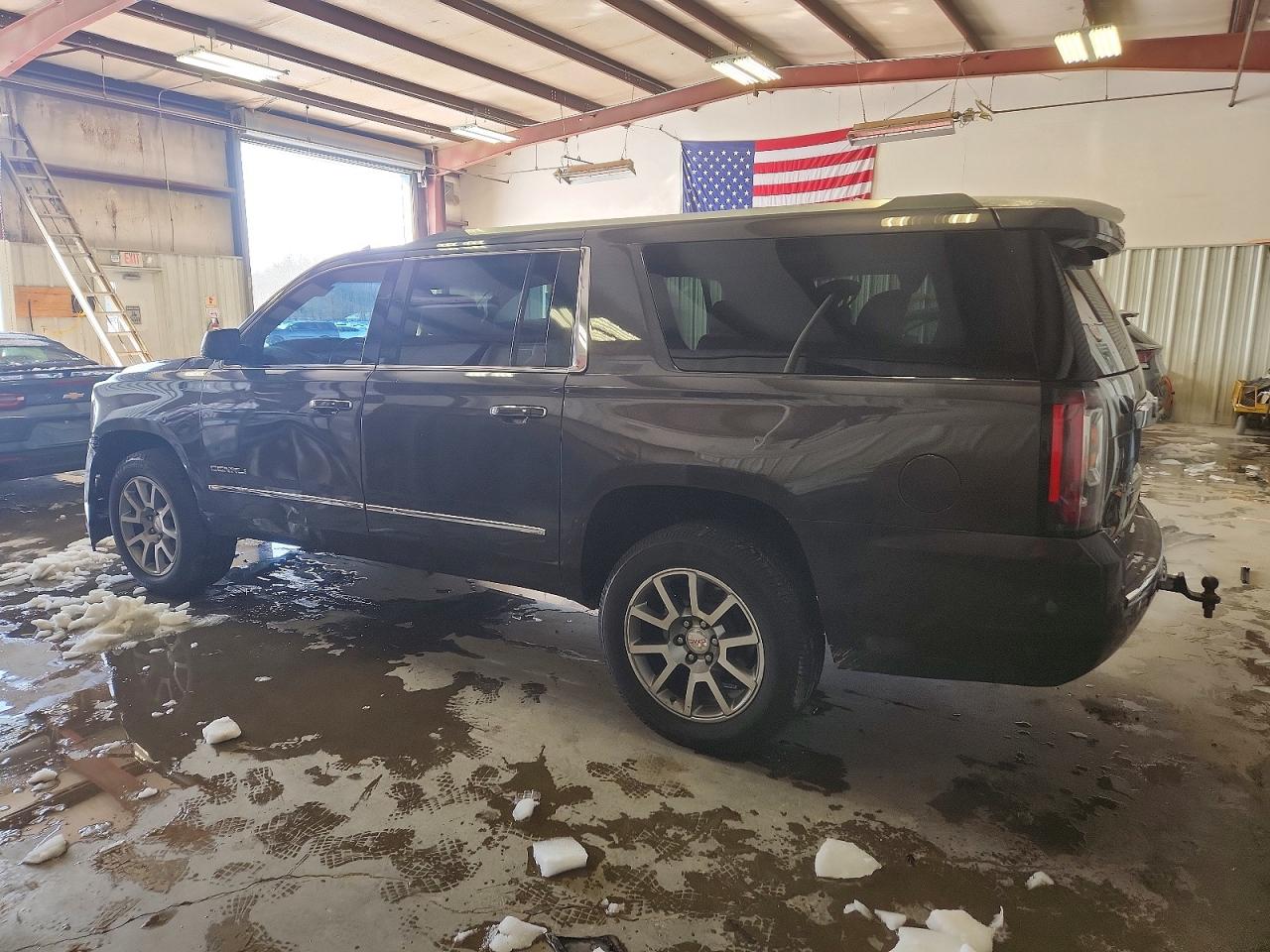 2015 GMC YUKON XL DENALI photo 3