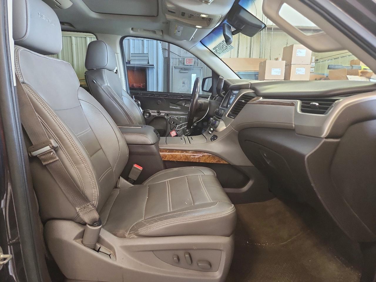 2015 GMC YUKON XL DENALI photo 13