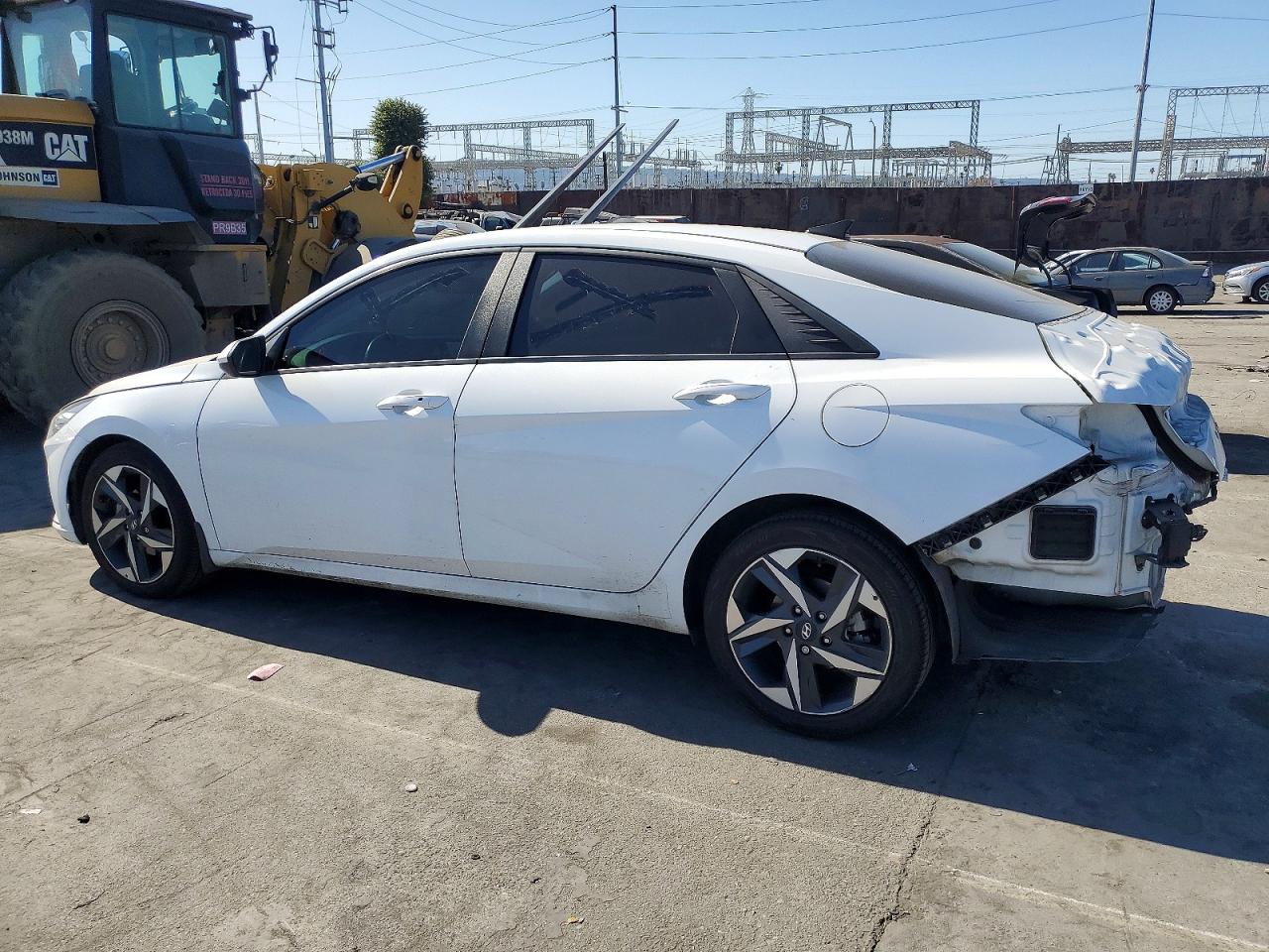 2023 HYUNDAI ELANTRA SEL photo 2
