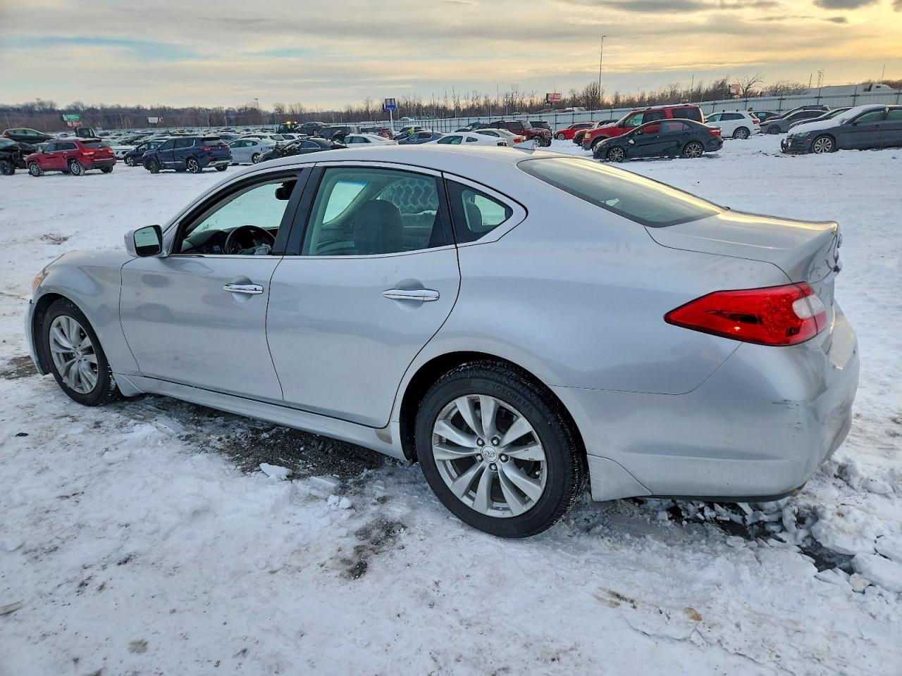2011 INFINITI M37 X photo 3