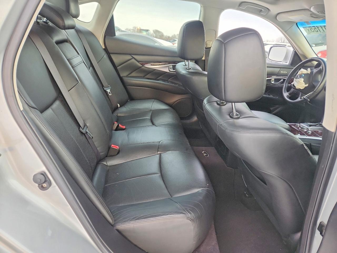 2011 INFINITI M37 X photo 19