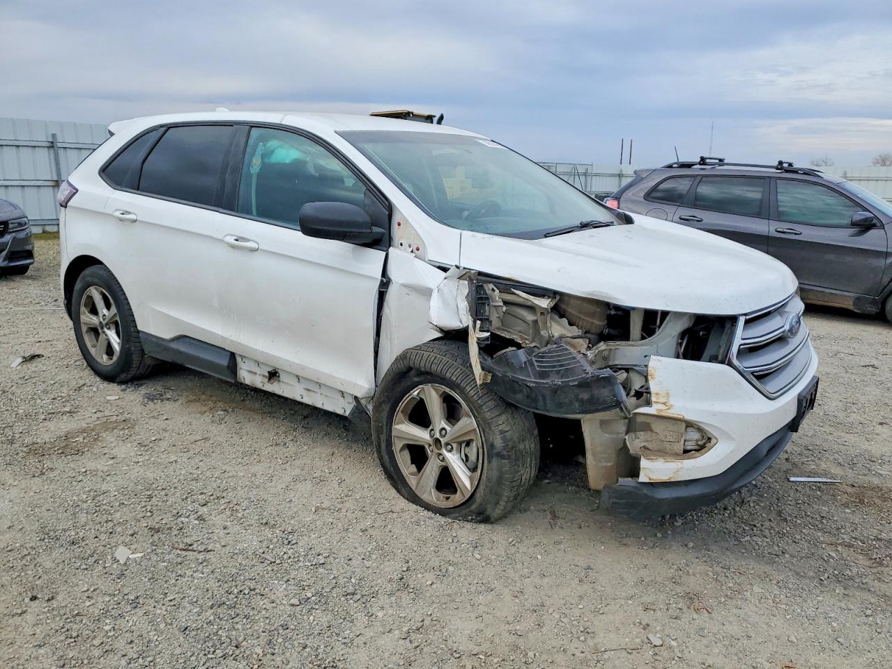 2015 FORD EDGE SE photo 4