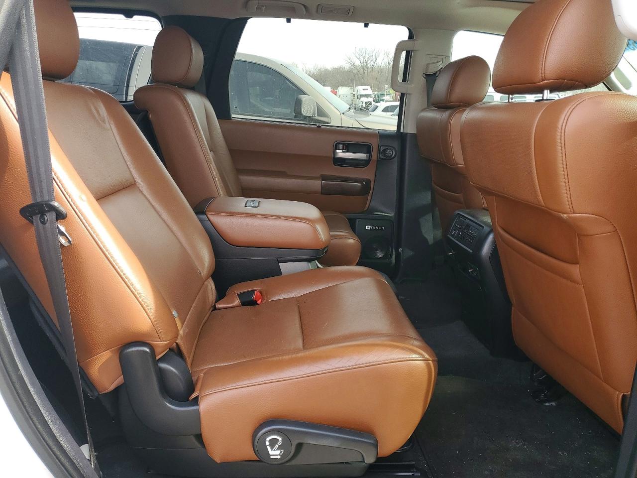 2012 TOYOTA SEQUOIA PLATINUM photo 11