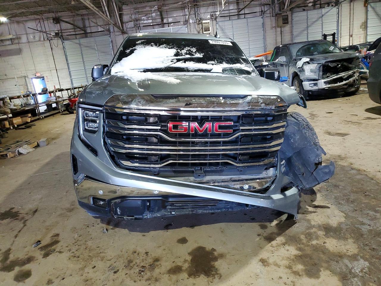 2025 GMC SIERRA K1500 SLT photo 13