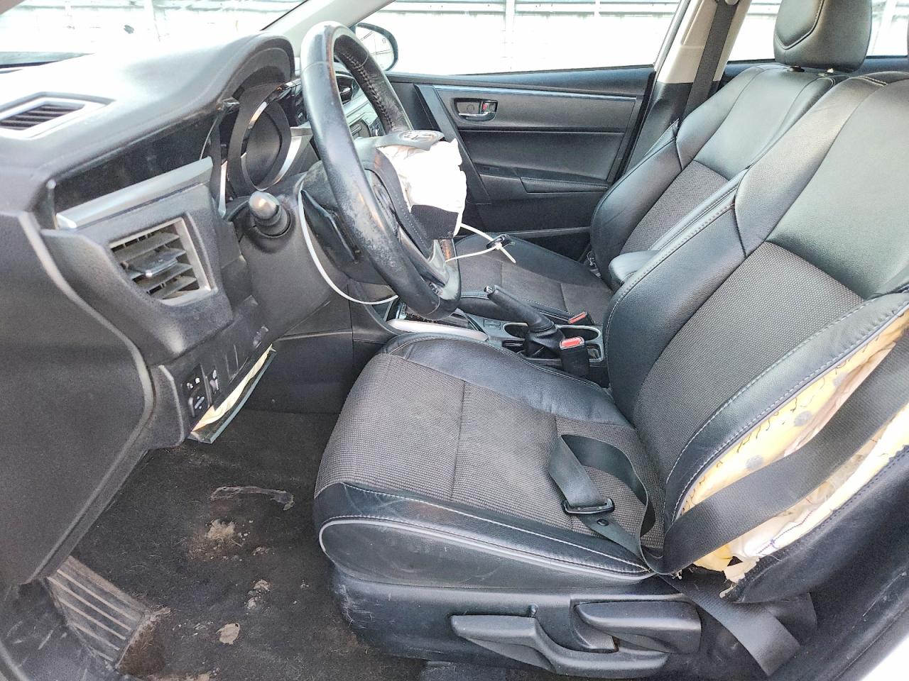 2015 TOYOTA COROLLA S photo 13