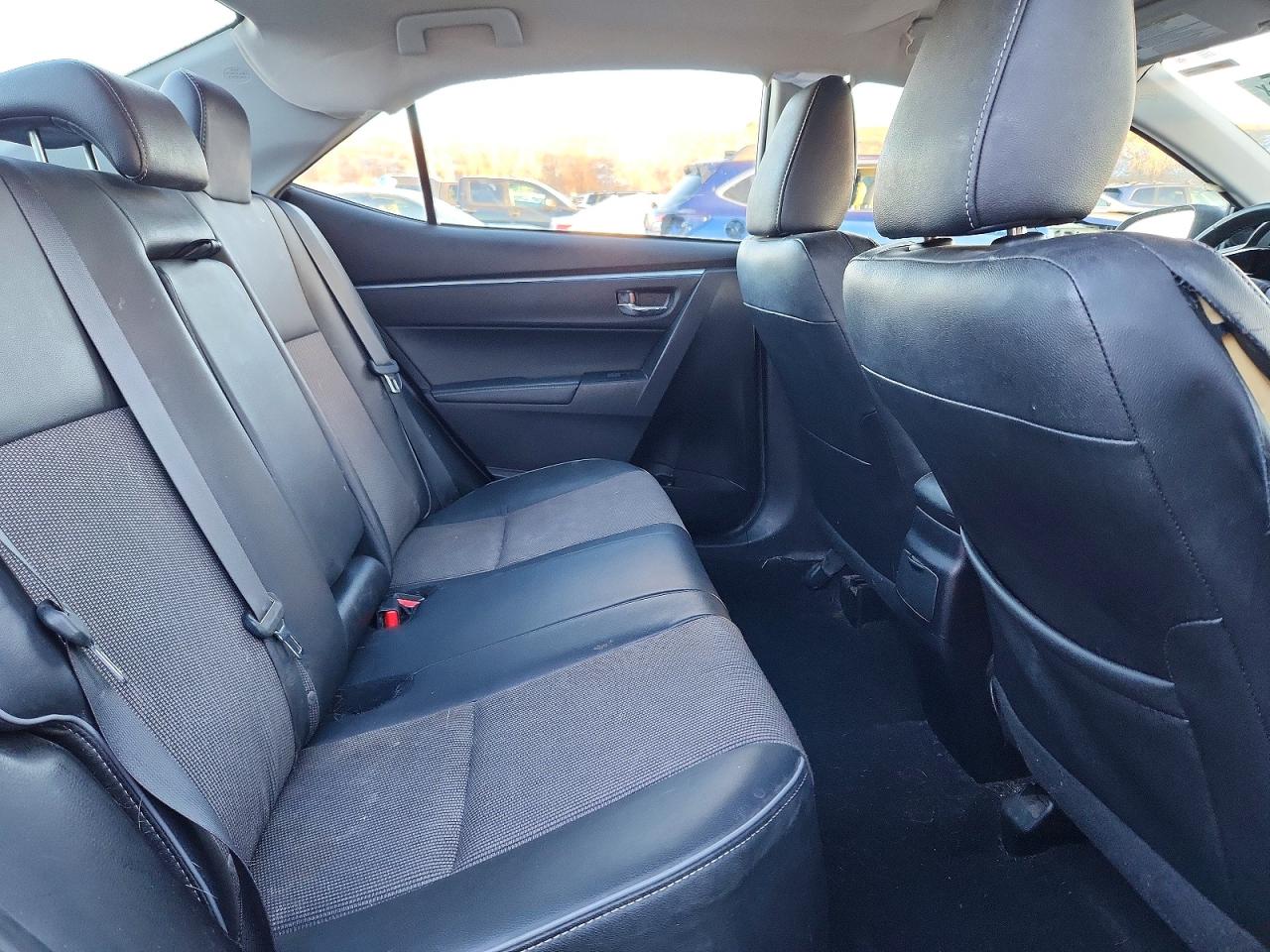 2015 TOYOTA COROLLA S photo 19