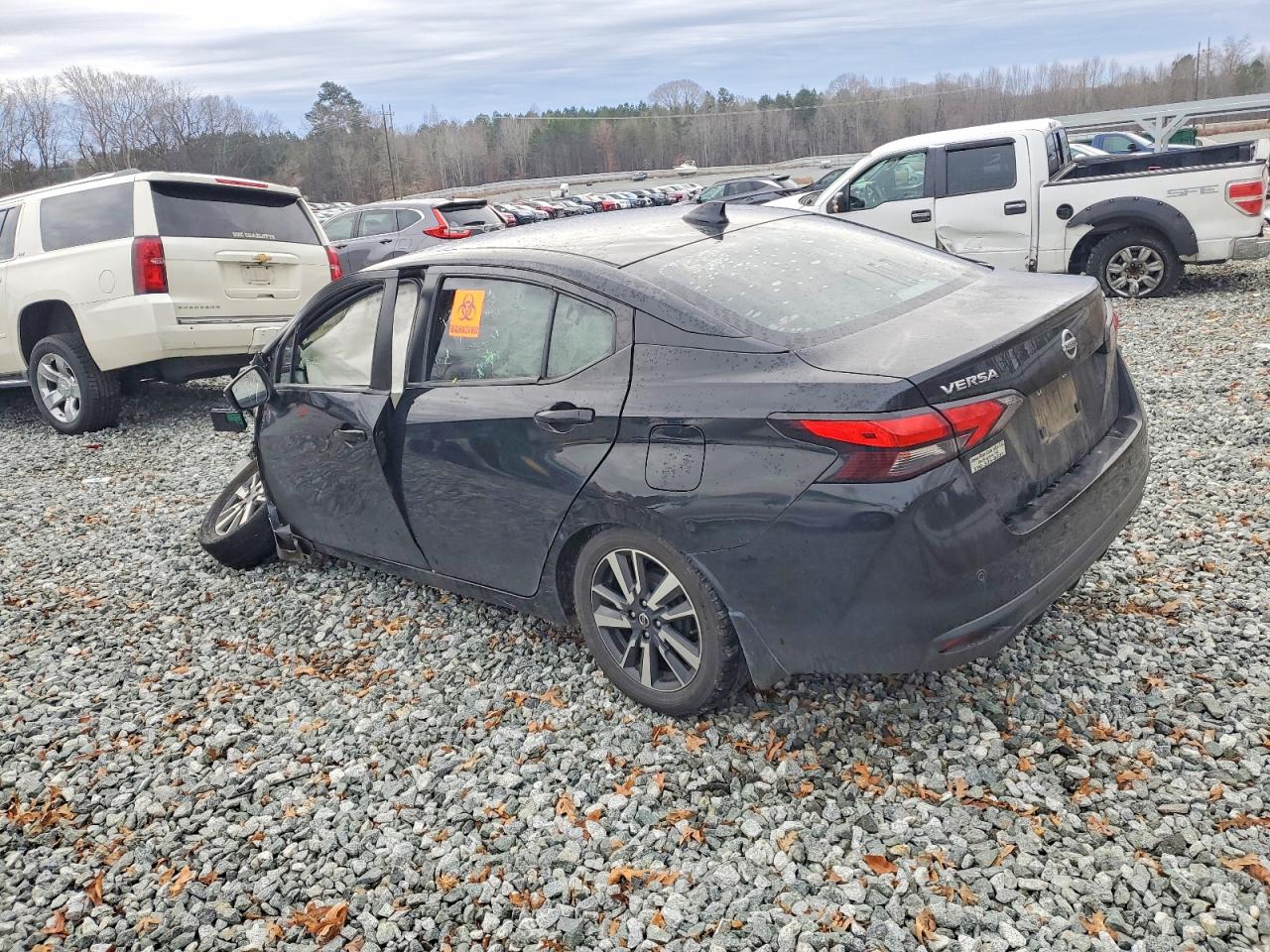 2020 NISSAN VERSA SV photo 4