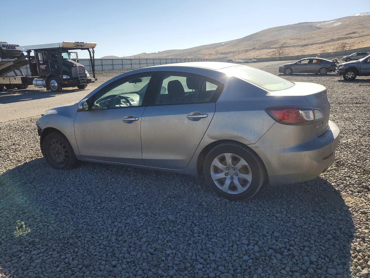 2013 MAZDA 3 I photo 2
