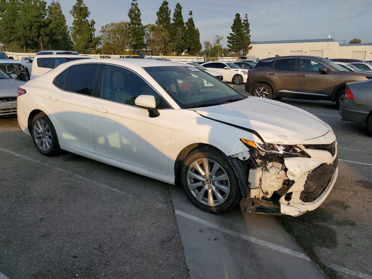 2018 TOYOTA CAMRY LE photo 7