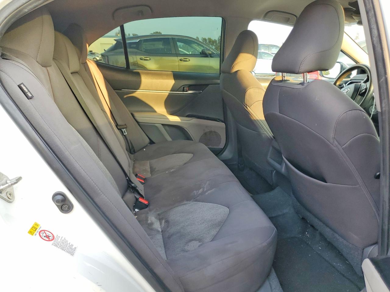 2018 TOYOTA CAMRY LE photo 19