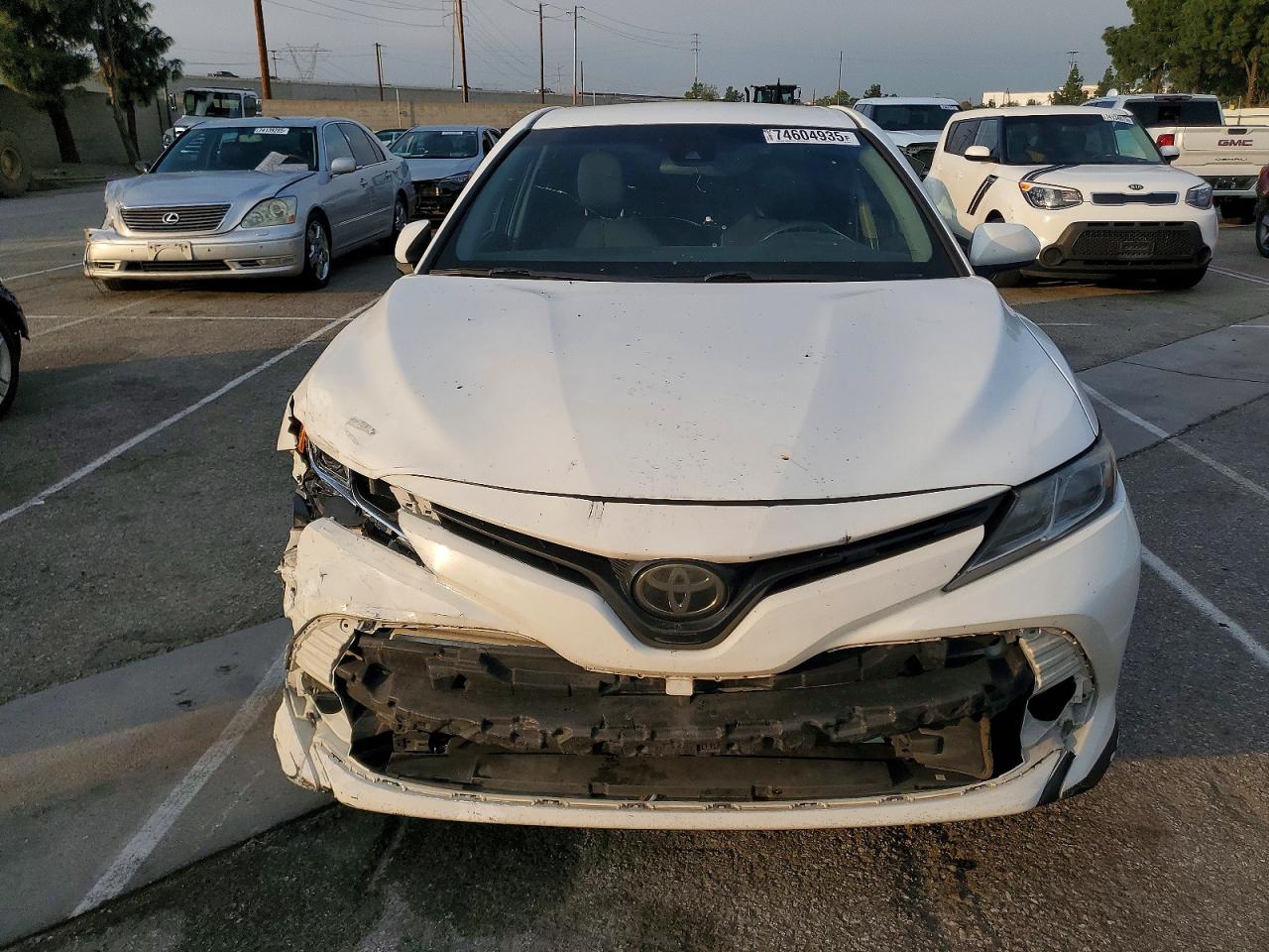 2018 TOYOTA CAMRY LE photo 9