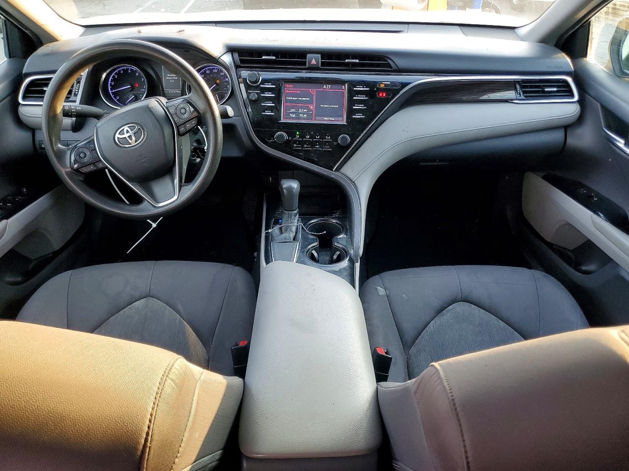 2018 TOYOTA CAMRY LE photo 15