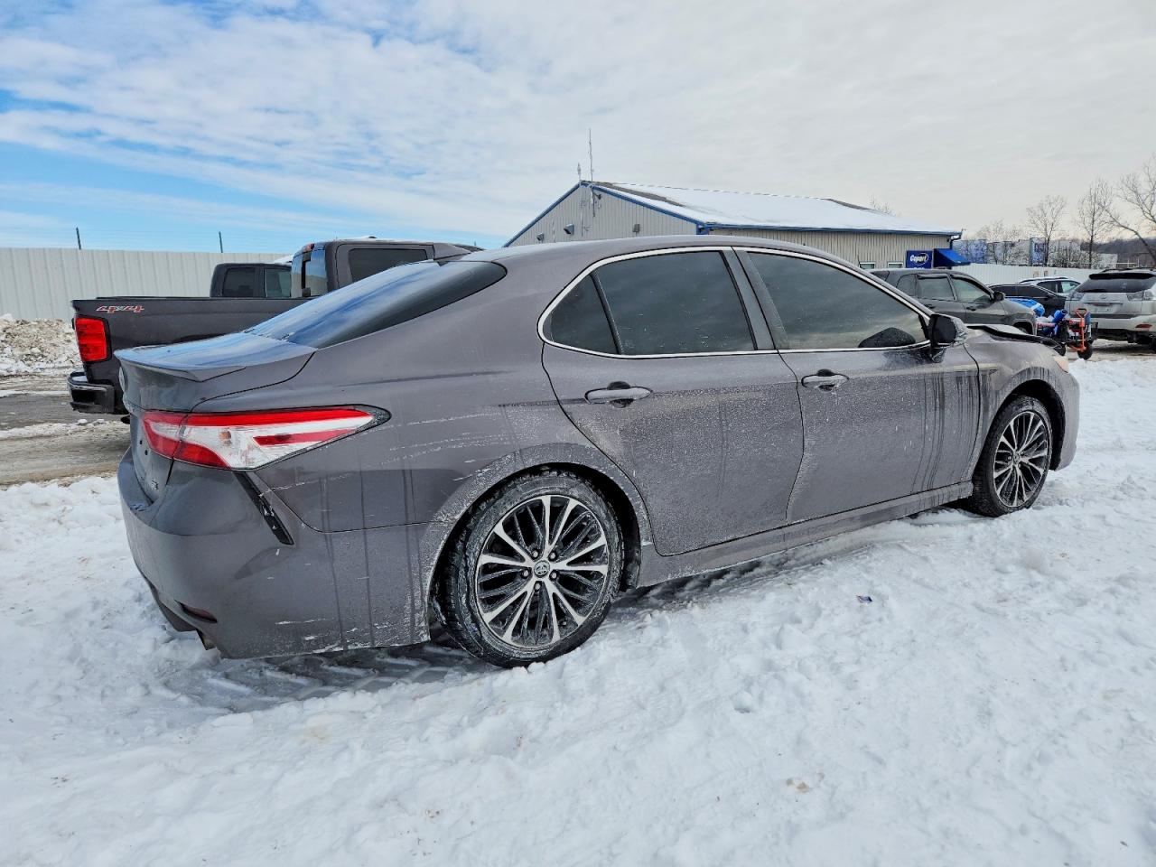 2020 TOYOTA CAMRY SE photo 7
