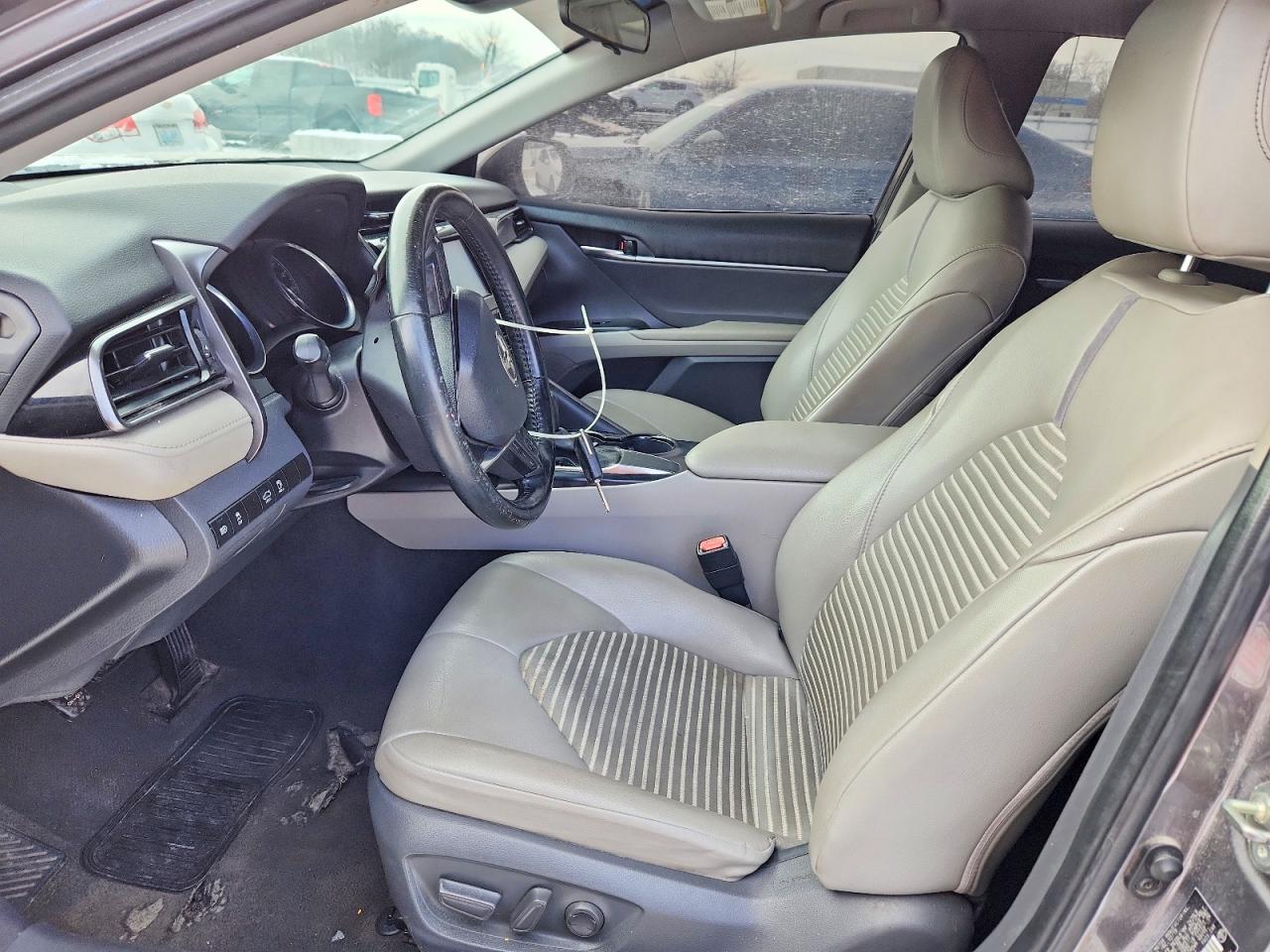 2020 TOYOTA CAMRY SE photo 19