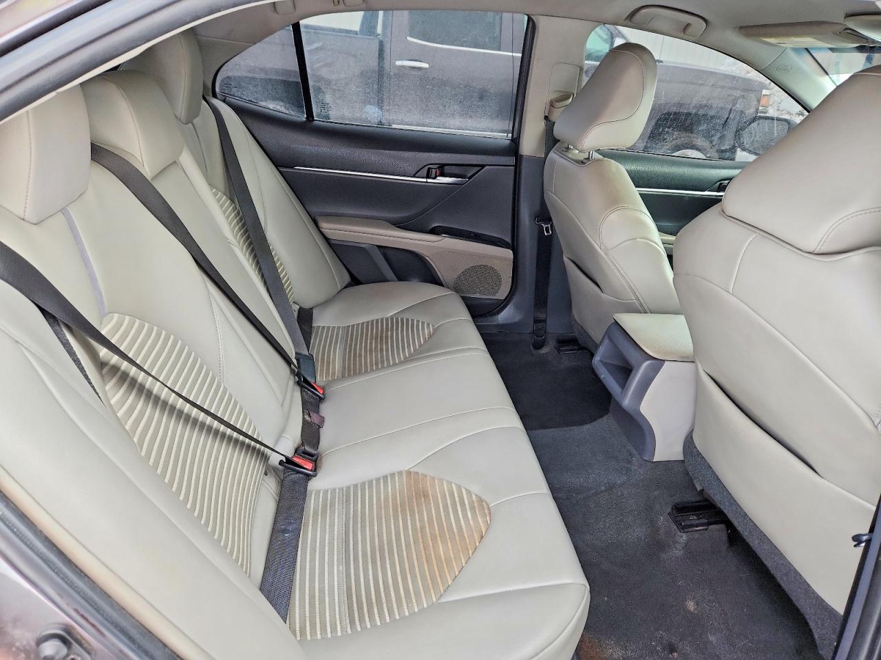 2020 TOYOTA CAMRY SE photo 28