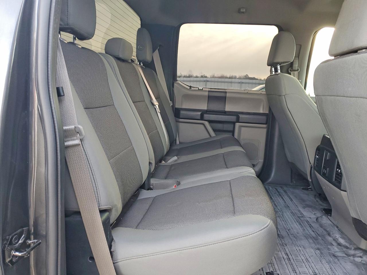2017 FORD F150 SUPERCREW photo 28