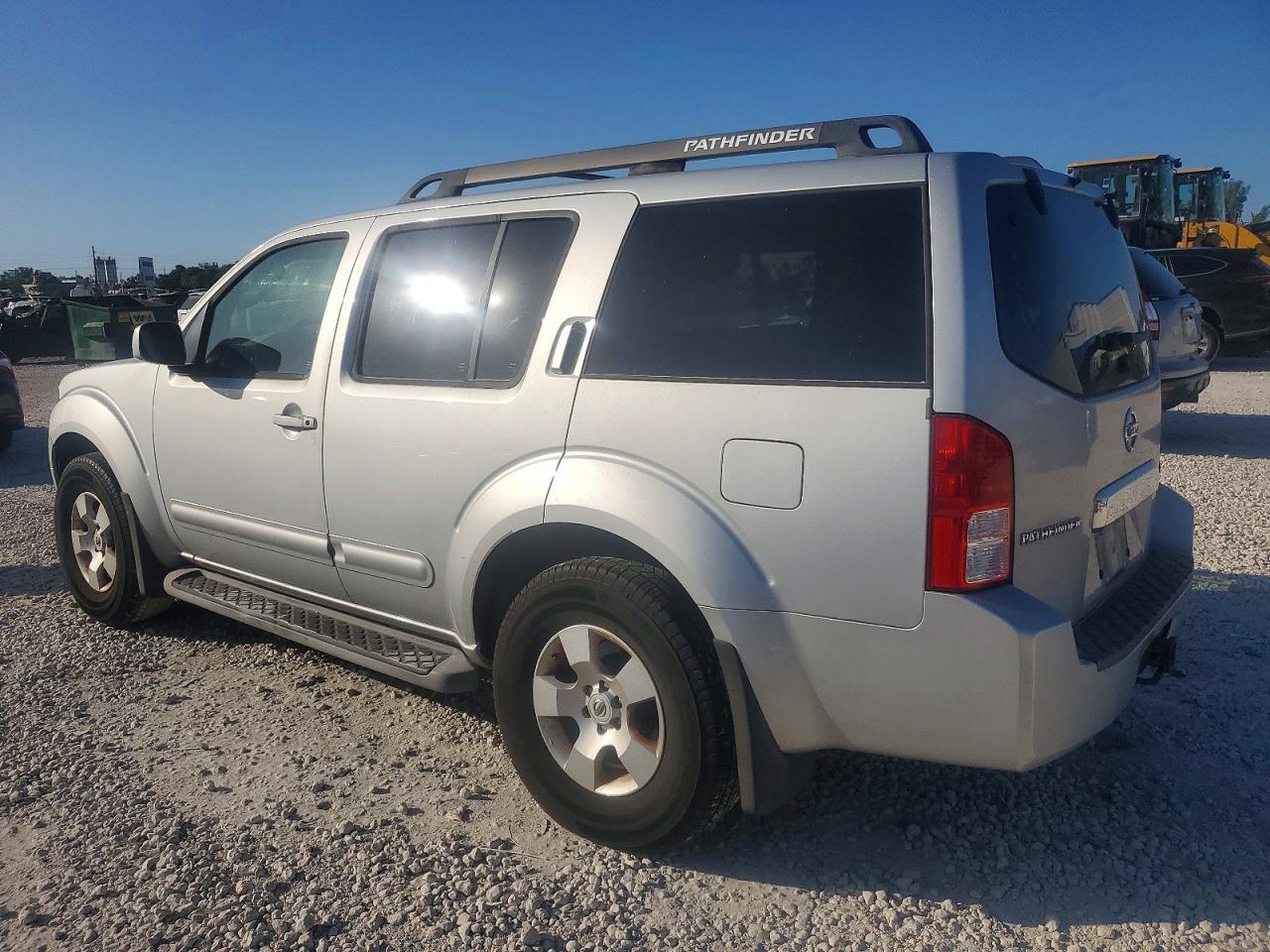 2007 NISSAN PATHFINDER S photo 3