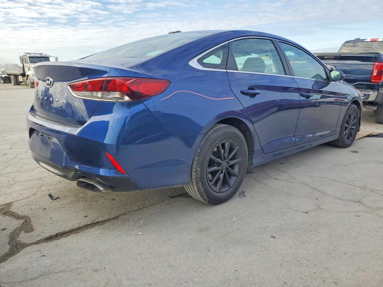2018 HYUNDAI SONATA SE photo 5