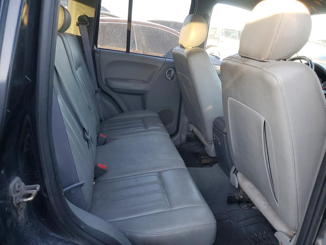 2005 JEEP LIBERTY LIMITED photo 28