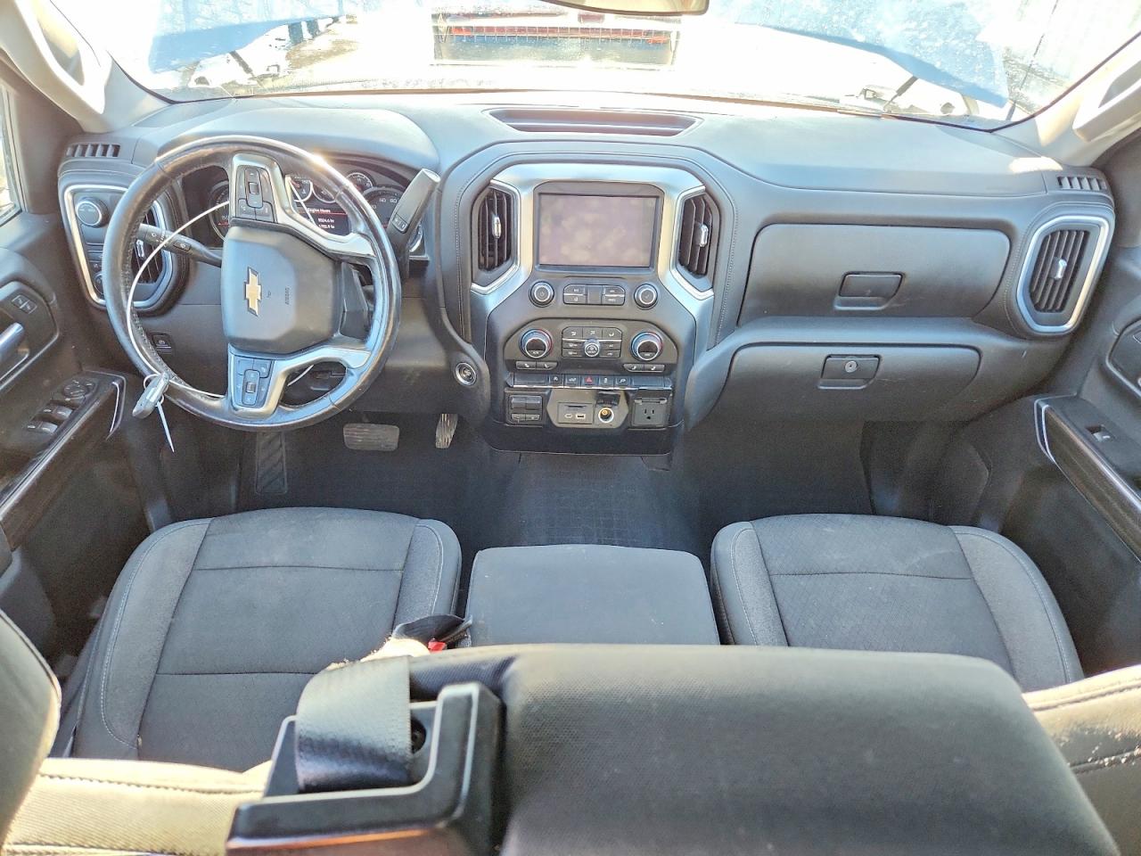 2020 CHEVROLET SILVERADO C1500 LT photo 8