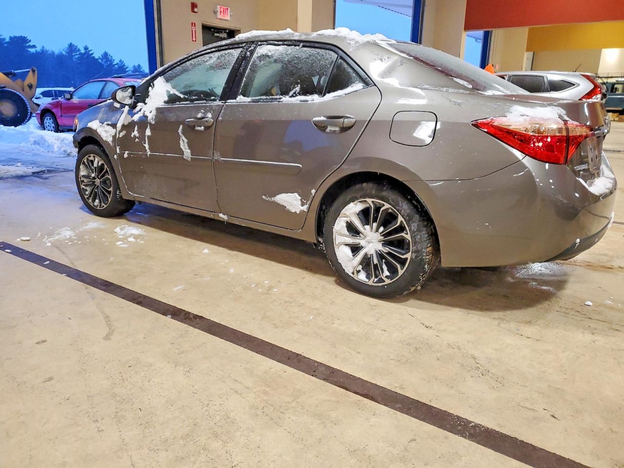 2017 TOYOTA COROLLA L photo 3