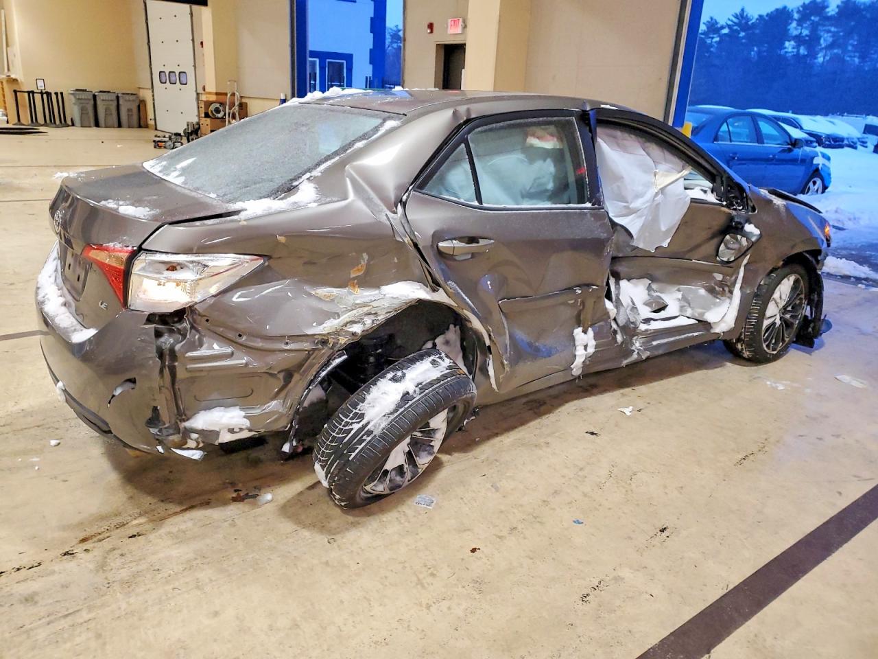 2017 TOYOTA COROLLA L photo 5