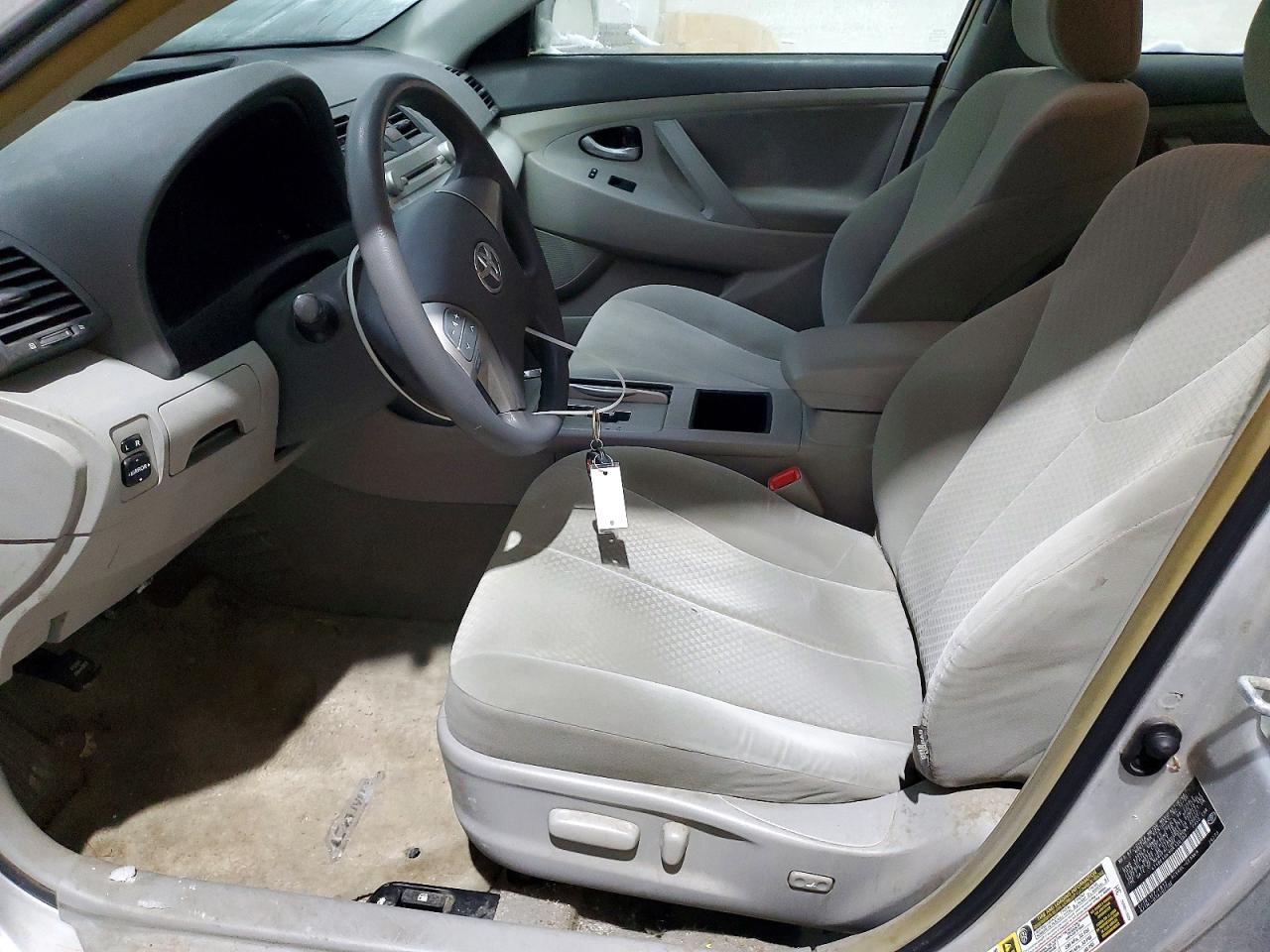 2009 TOYOTA CAMRY LE photo 13