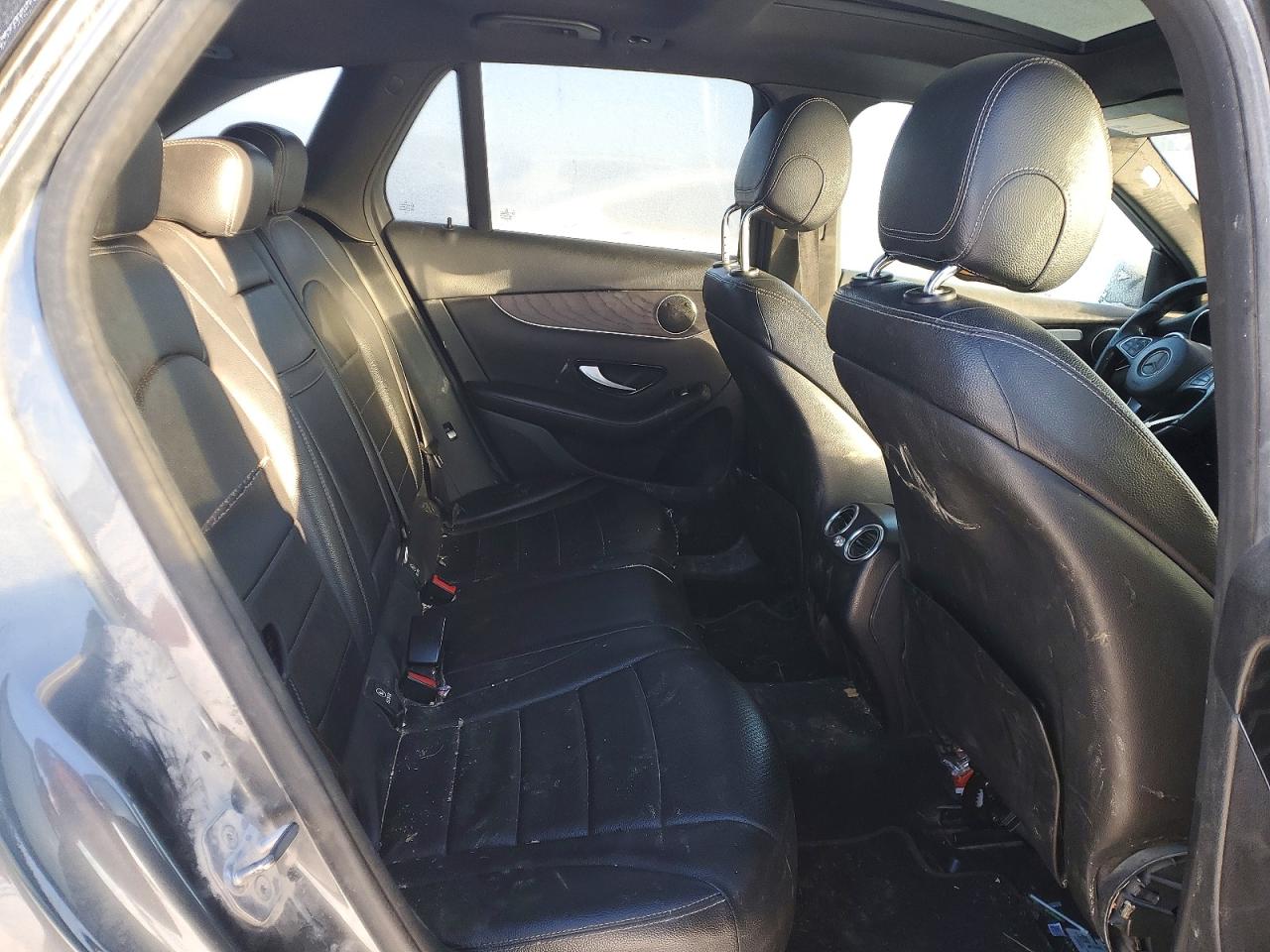 2017 MERCEDES-BENZ GLC 300 photo 31