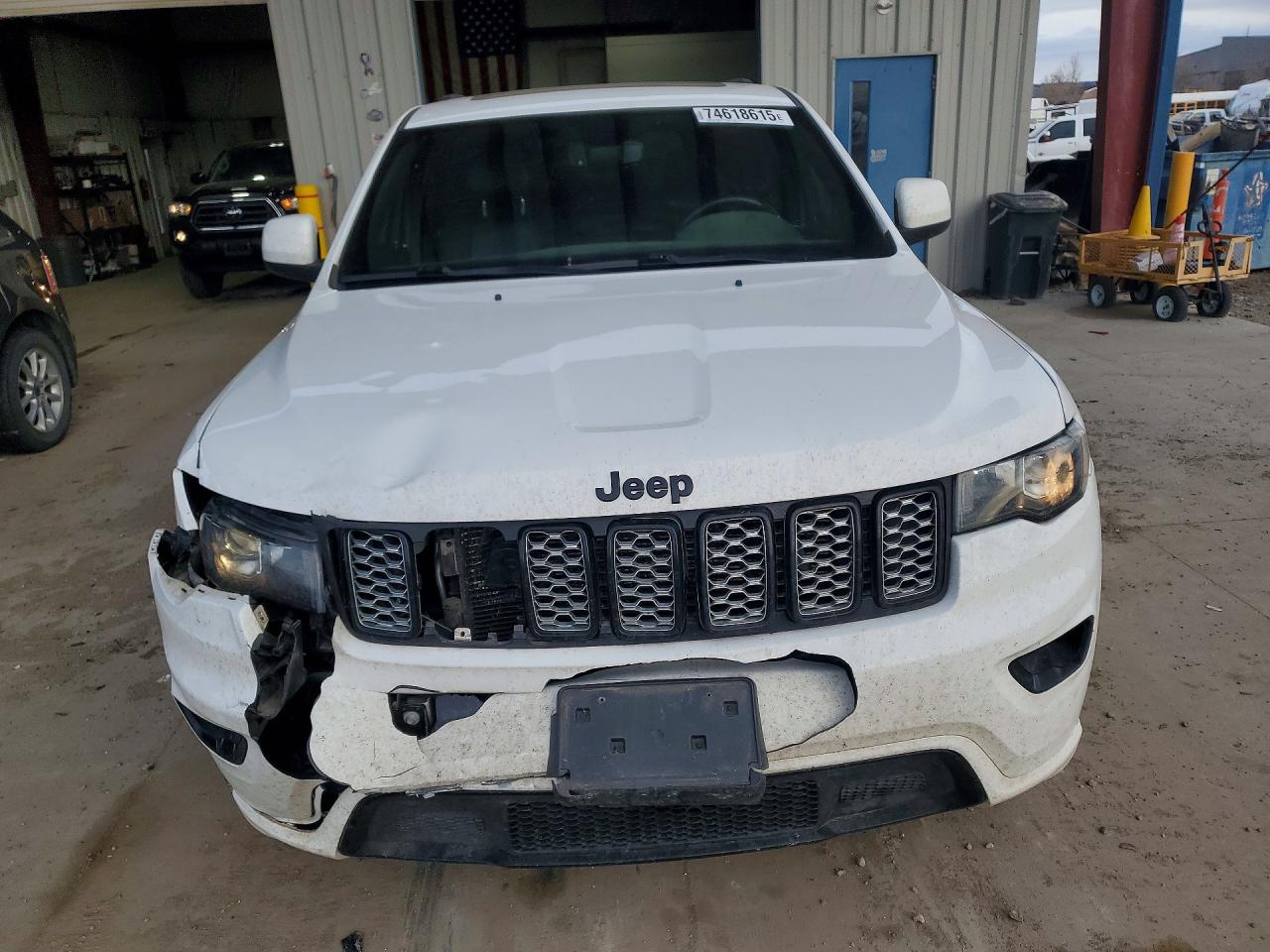 2018 JEEP GRAND CHEROKEE LAREDO photo 9