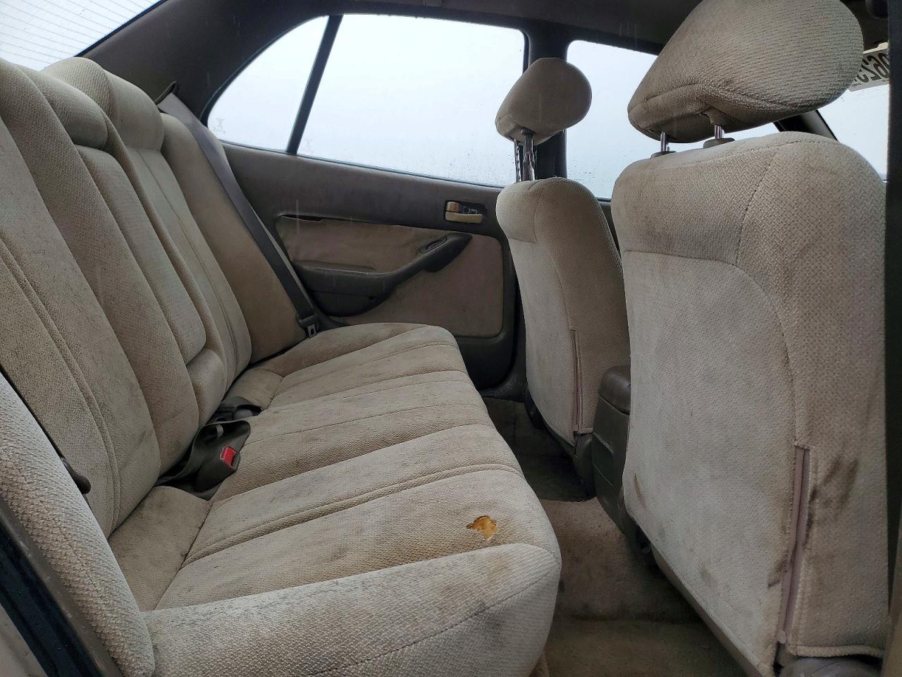 1995 TOYOTA CAMRY LE photo 10