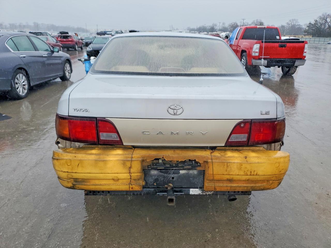 1995 TOYOTA CAMRY LE photo 6