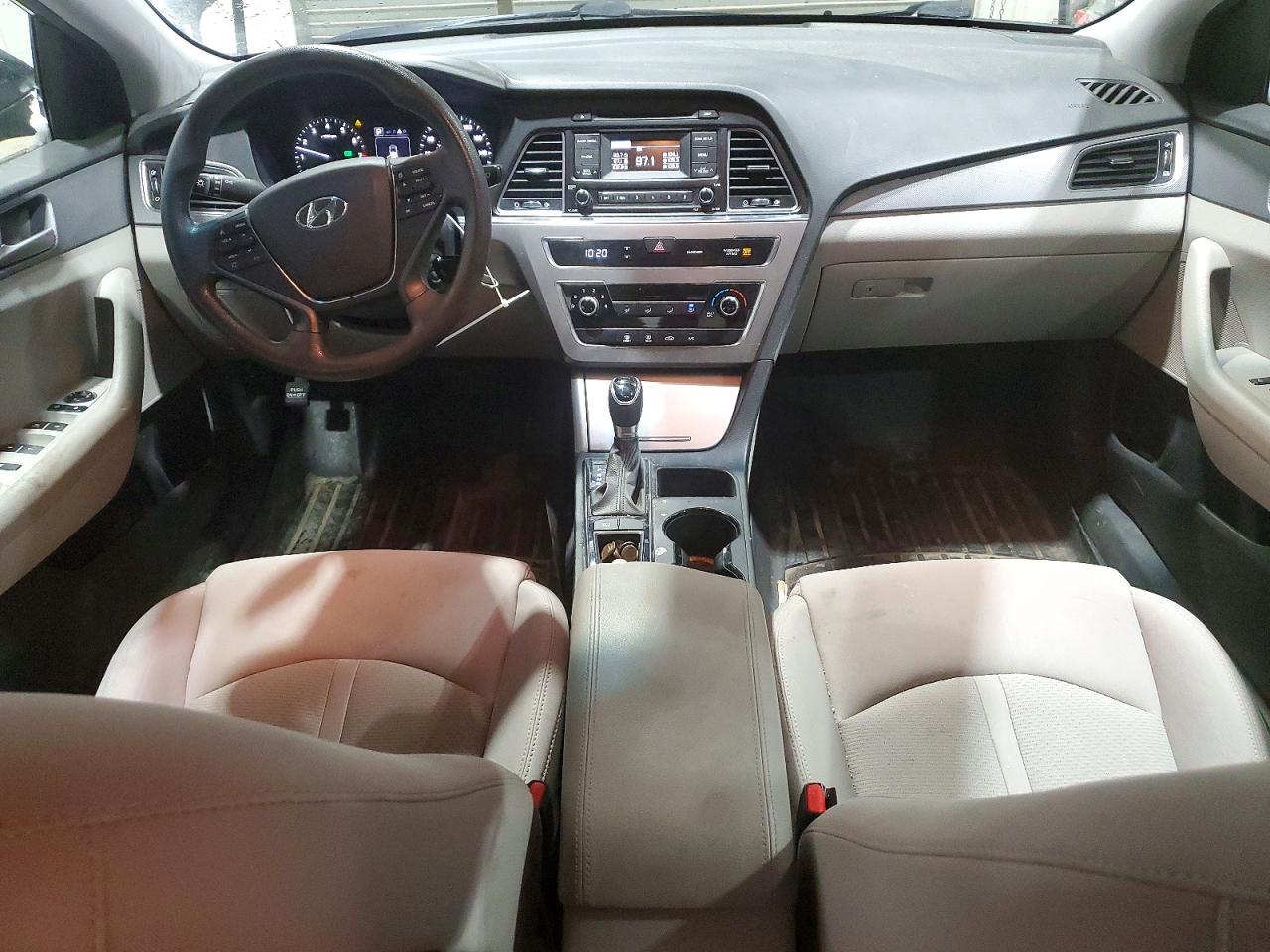 2017 HYUNDAI SONATA SE photo 8