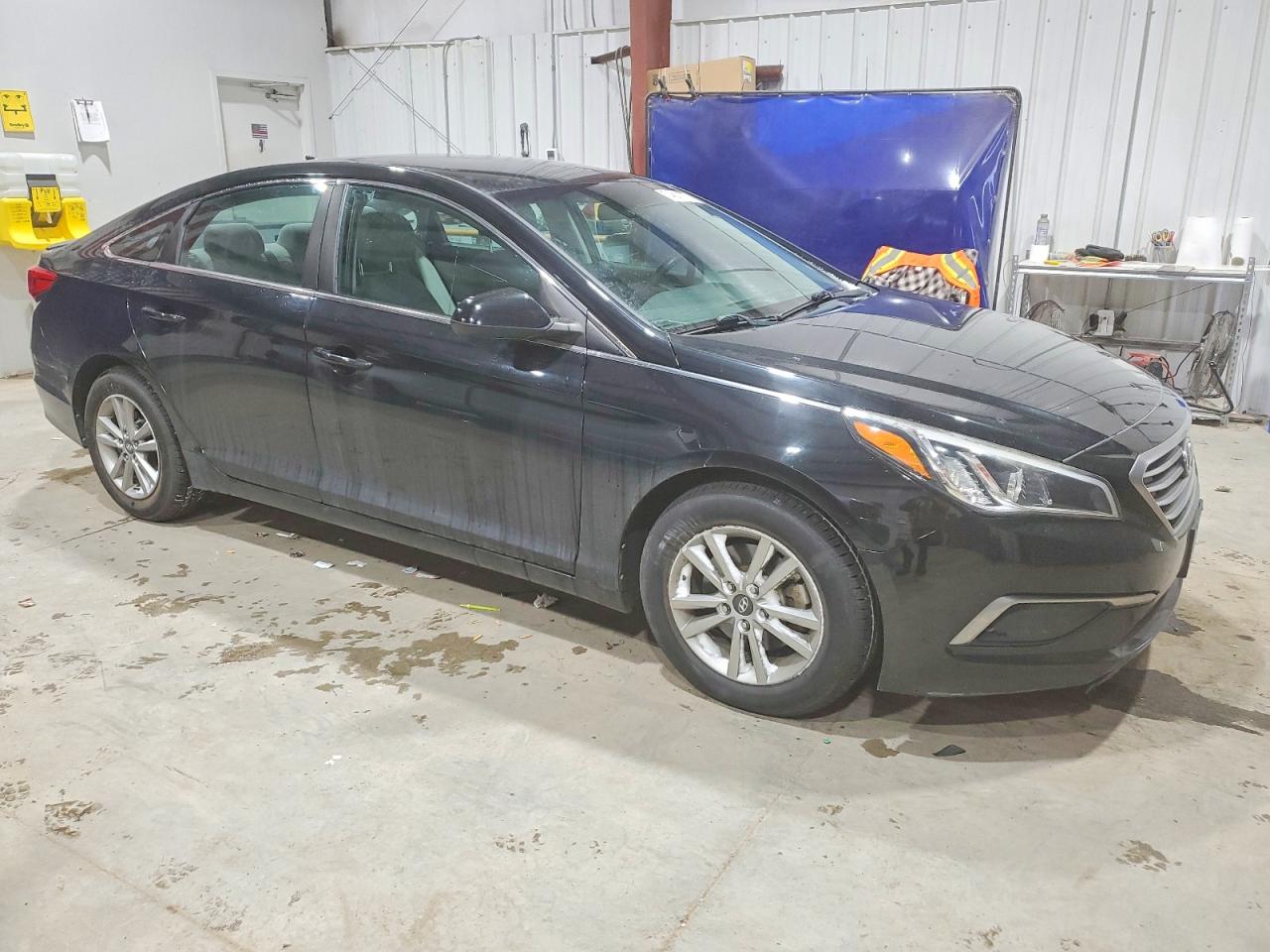 2017 HYUNDAI SONATA SE photo 4