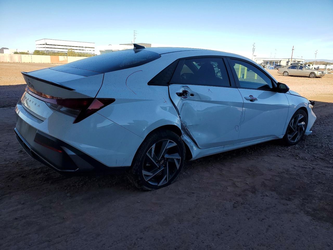 2025 HYUNDAI ELANTRA SEL SPORT photo 3